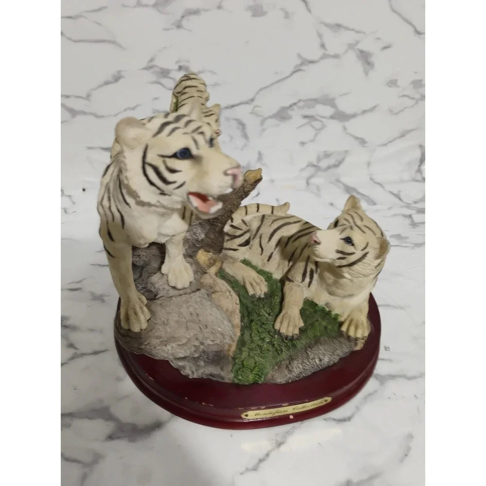 Montefiori White Bengal Tigers~4 , Resin W Wooden Base Collectible Safari Wild